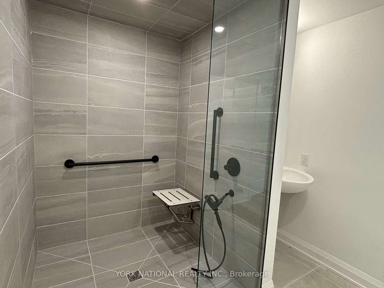 49, Charles, Central Newmarket, Newmarket