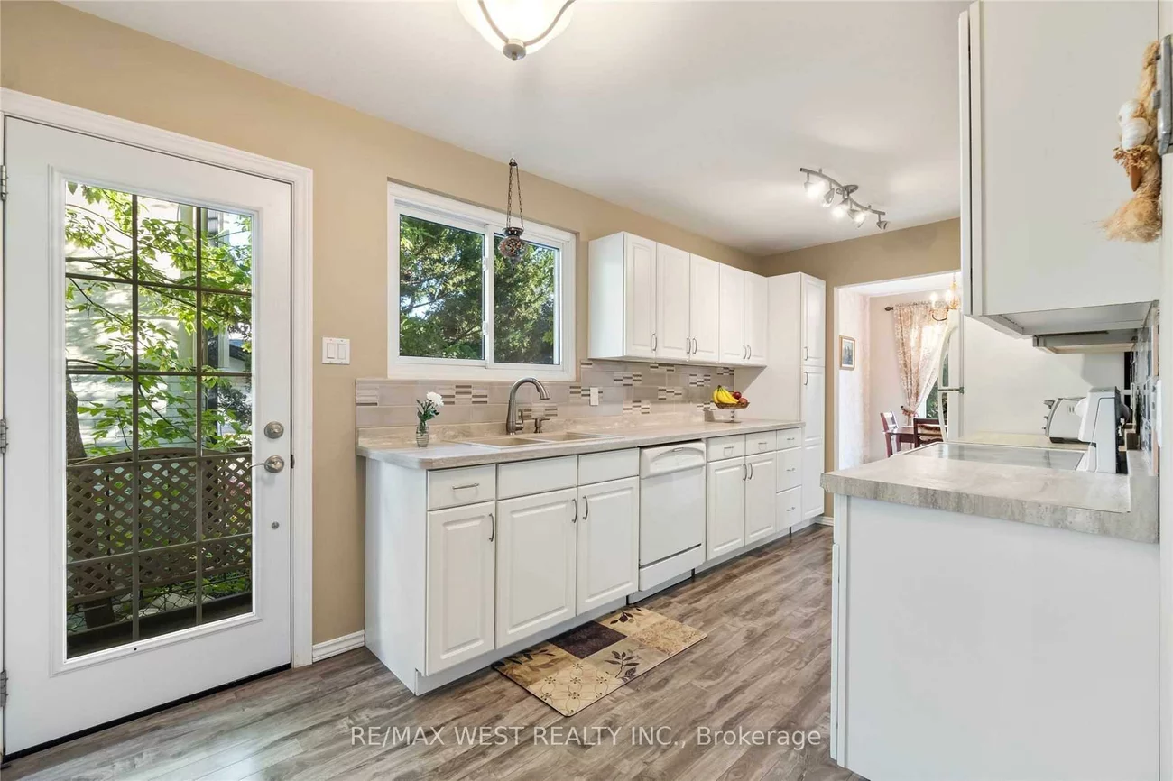 249, Hodgson, Central Newmarket, Newmarket