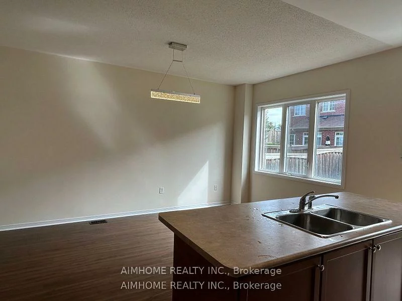 1255, Blencowe, Stonehaven-Wyndham, Newmarket