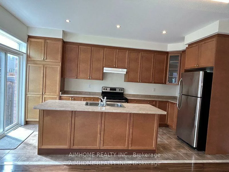 1255, Blencowe, Stonehaven-Wyndham, Newmarket