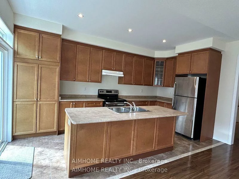 1255, Blencowe, Stonehaven-Wyndham, Newmarket