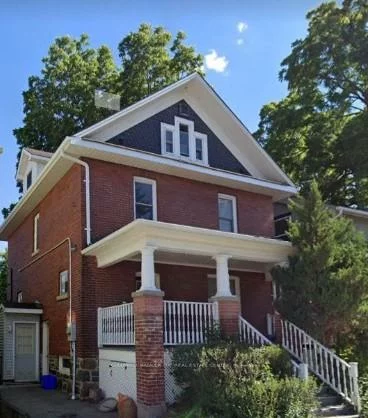 450, Botsford, Central Newmarket, Newmarket