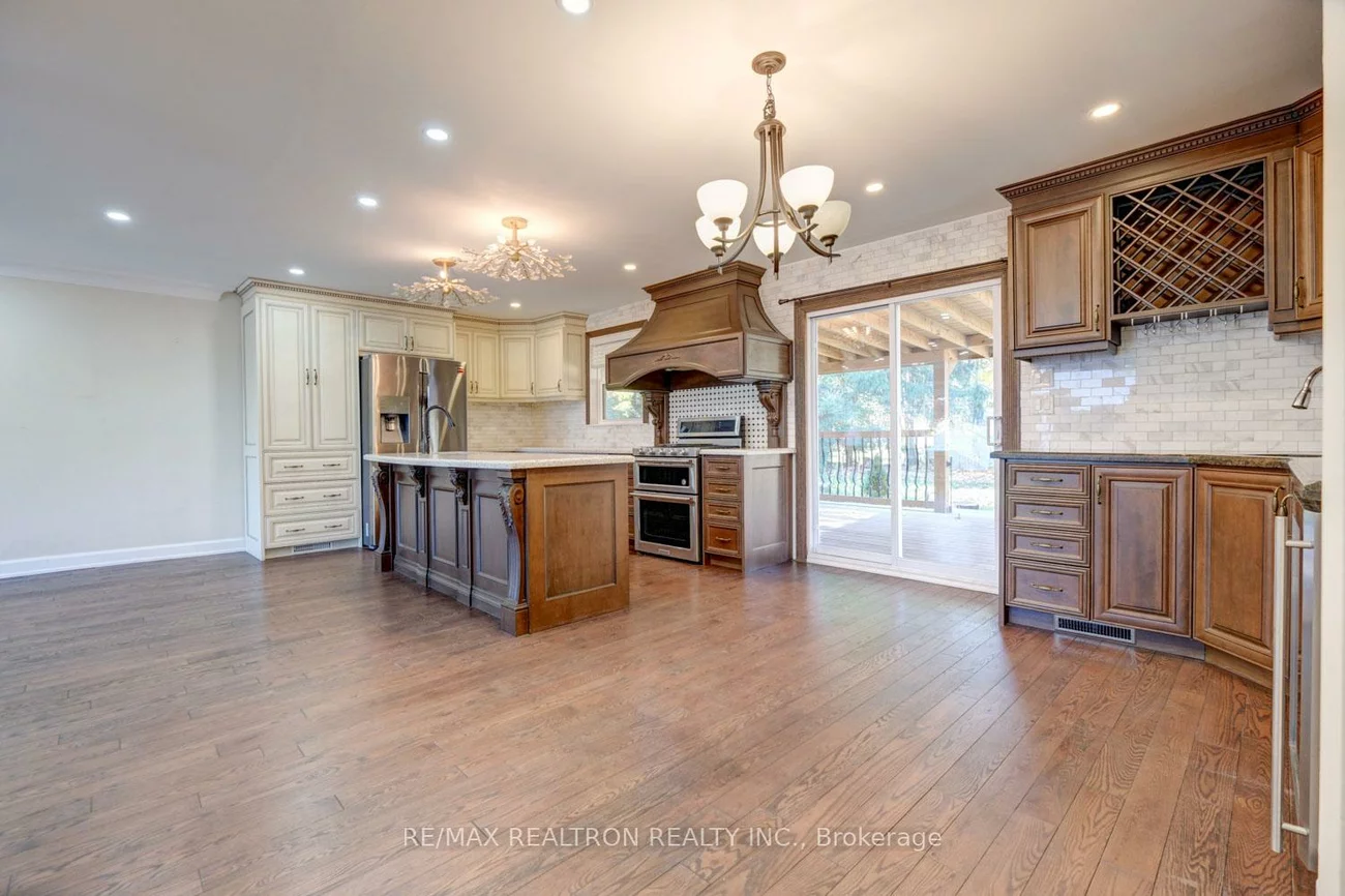 372, Dixon, Central Newmarket, Newmarket