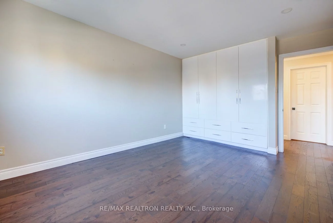 372, Dixon, Central Newmarket, Newmarket