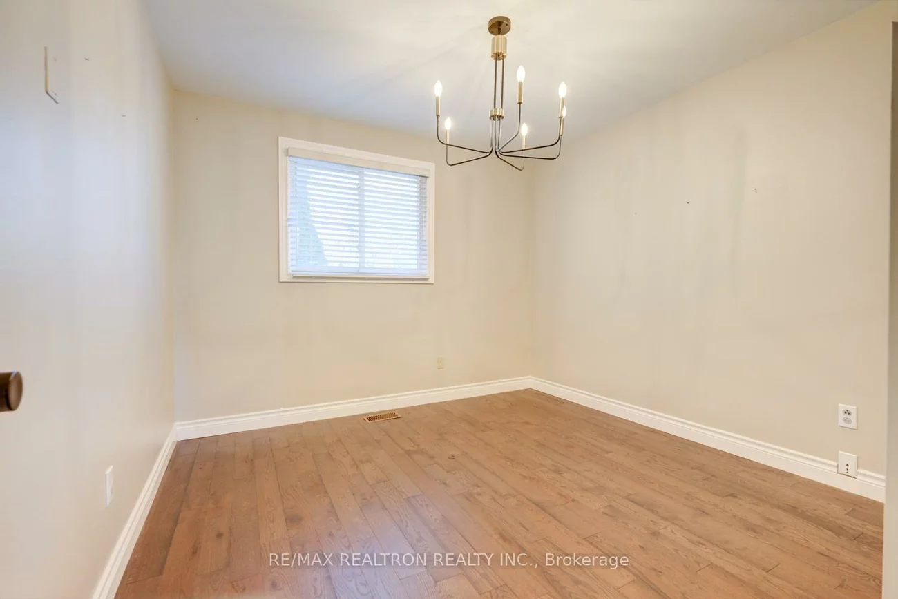 372, Dixon, Central Newmarket, Newmarket