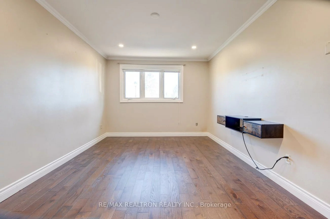 372, Dixon, Central Newmarket, Newmarket