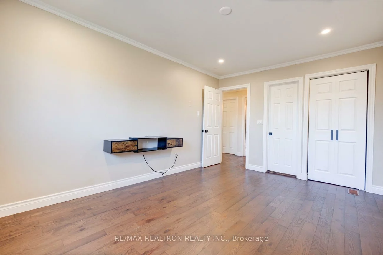 372, Dixon, Central Newmarket, Newmarket