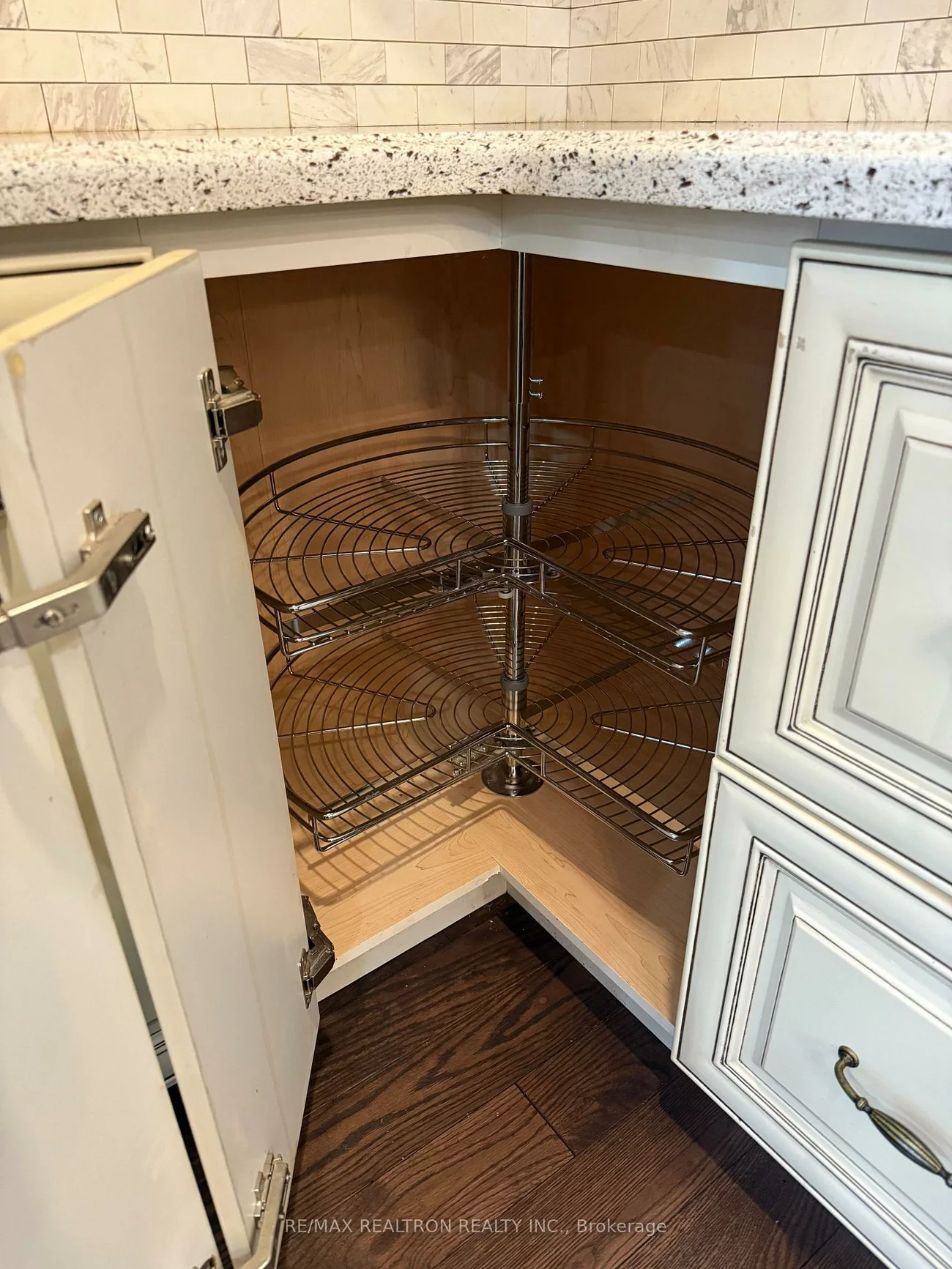 372, Dixon, Central Newmarket, Newmarket