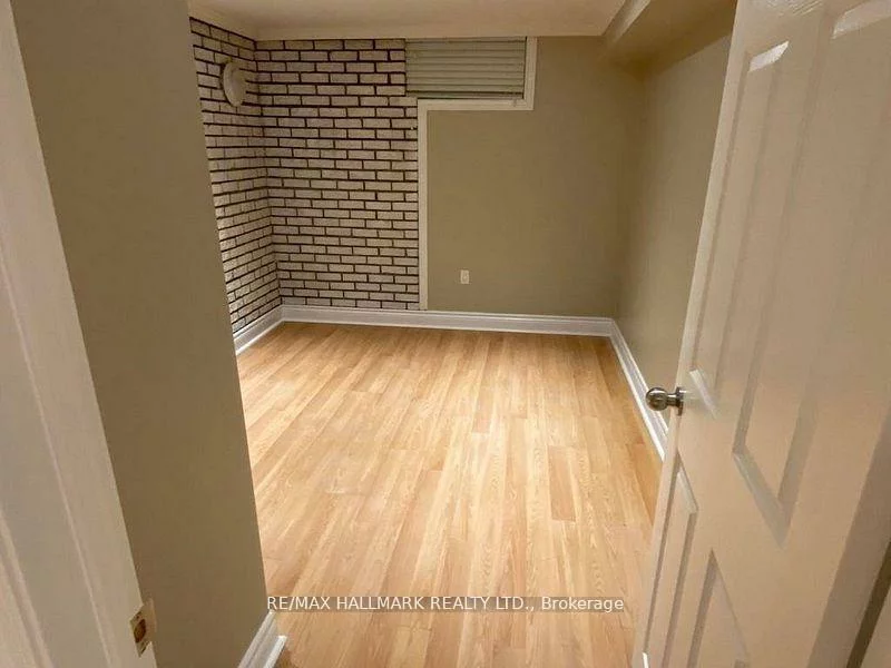 24, Hillview, Bristol-London, Newmarket