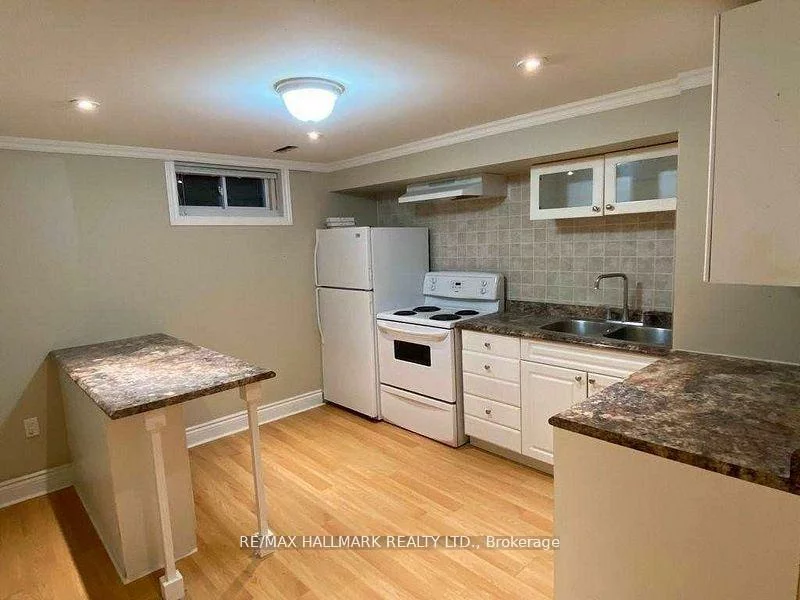 24, Hillview, Bristol-London, Newmarket