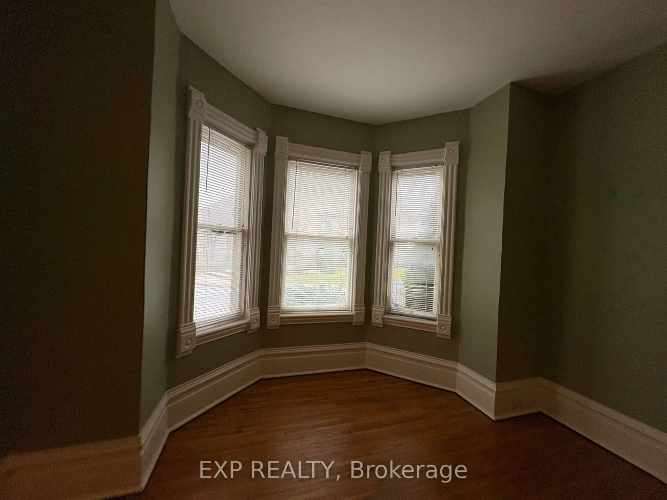 491, Eagle, Central Newmarket, Newmarket