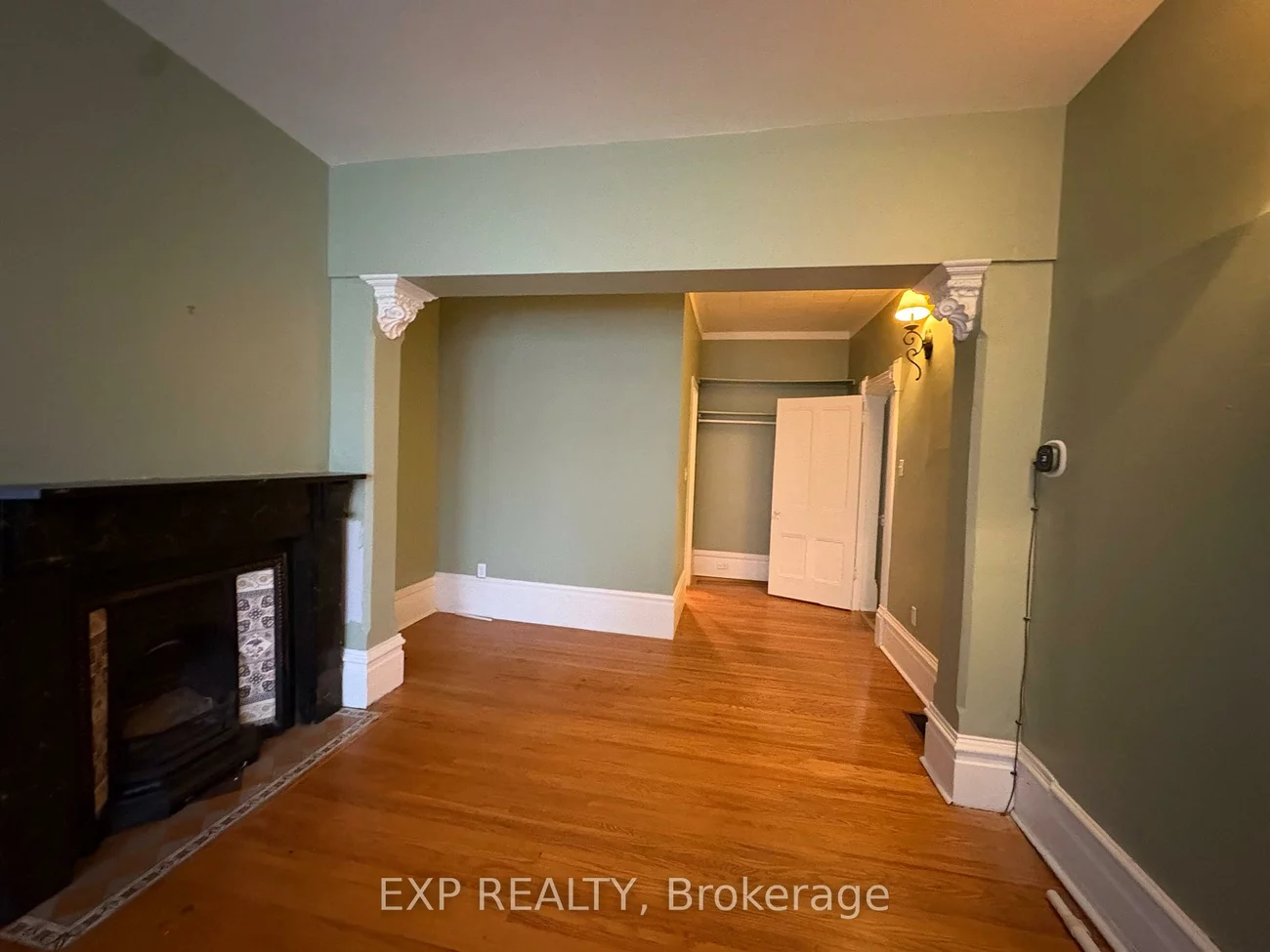 491, Eagle, Central Newmarket, Newmarket