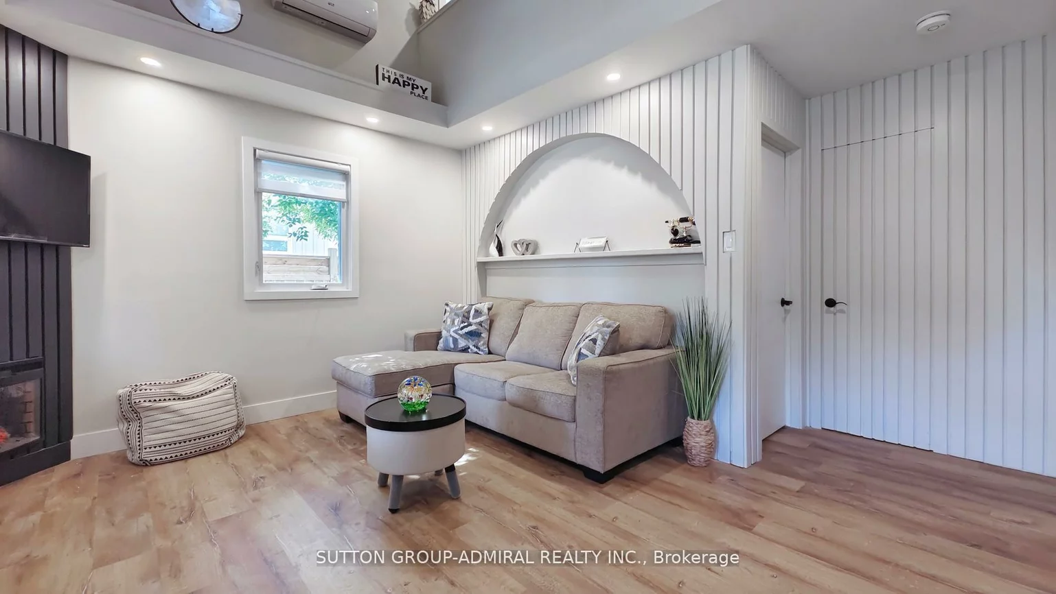 242, Muriel, Central Newmarket, Newmarket