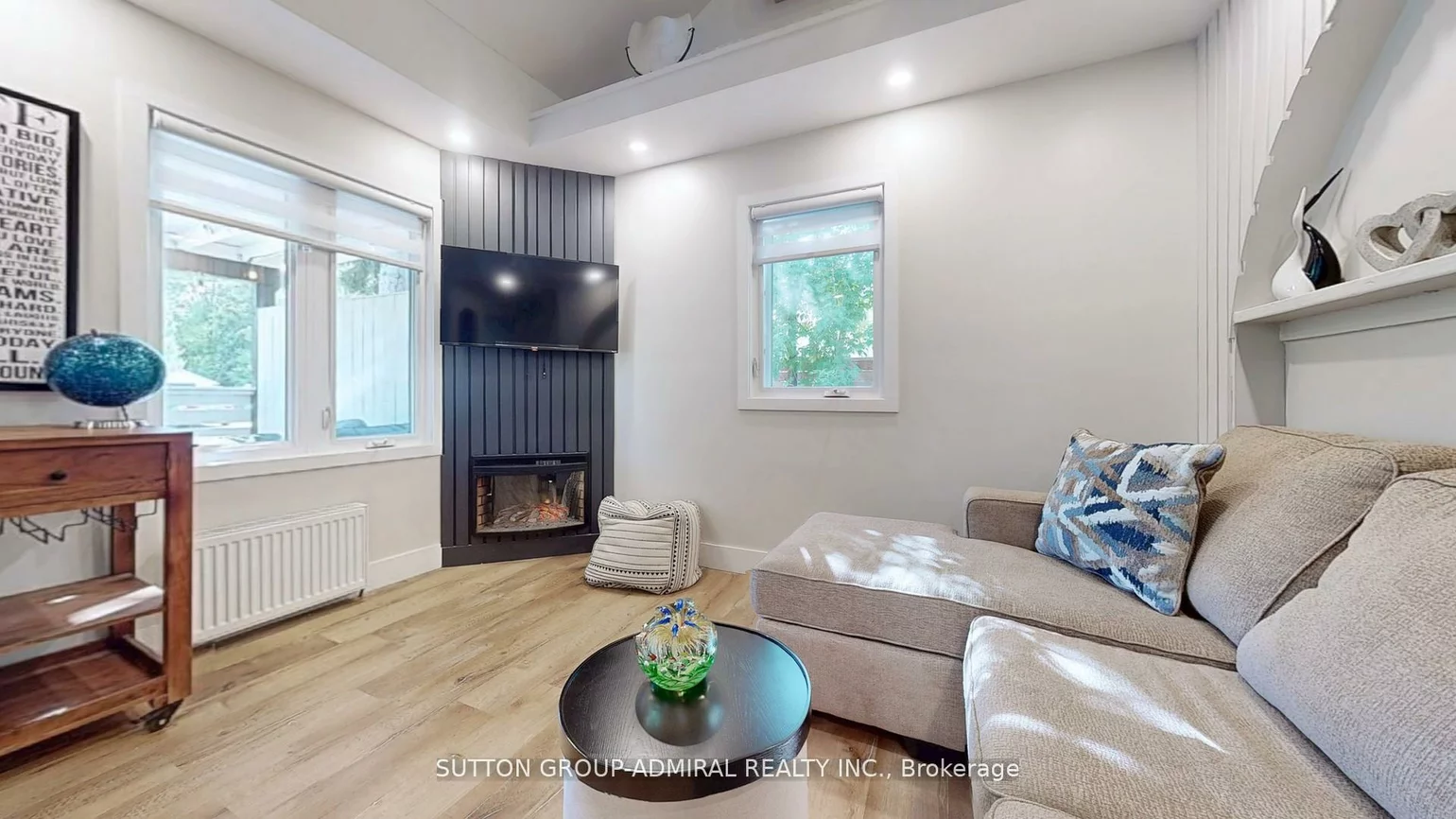 242, Muriel, Central Newmarket, Newmarket