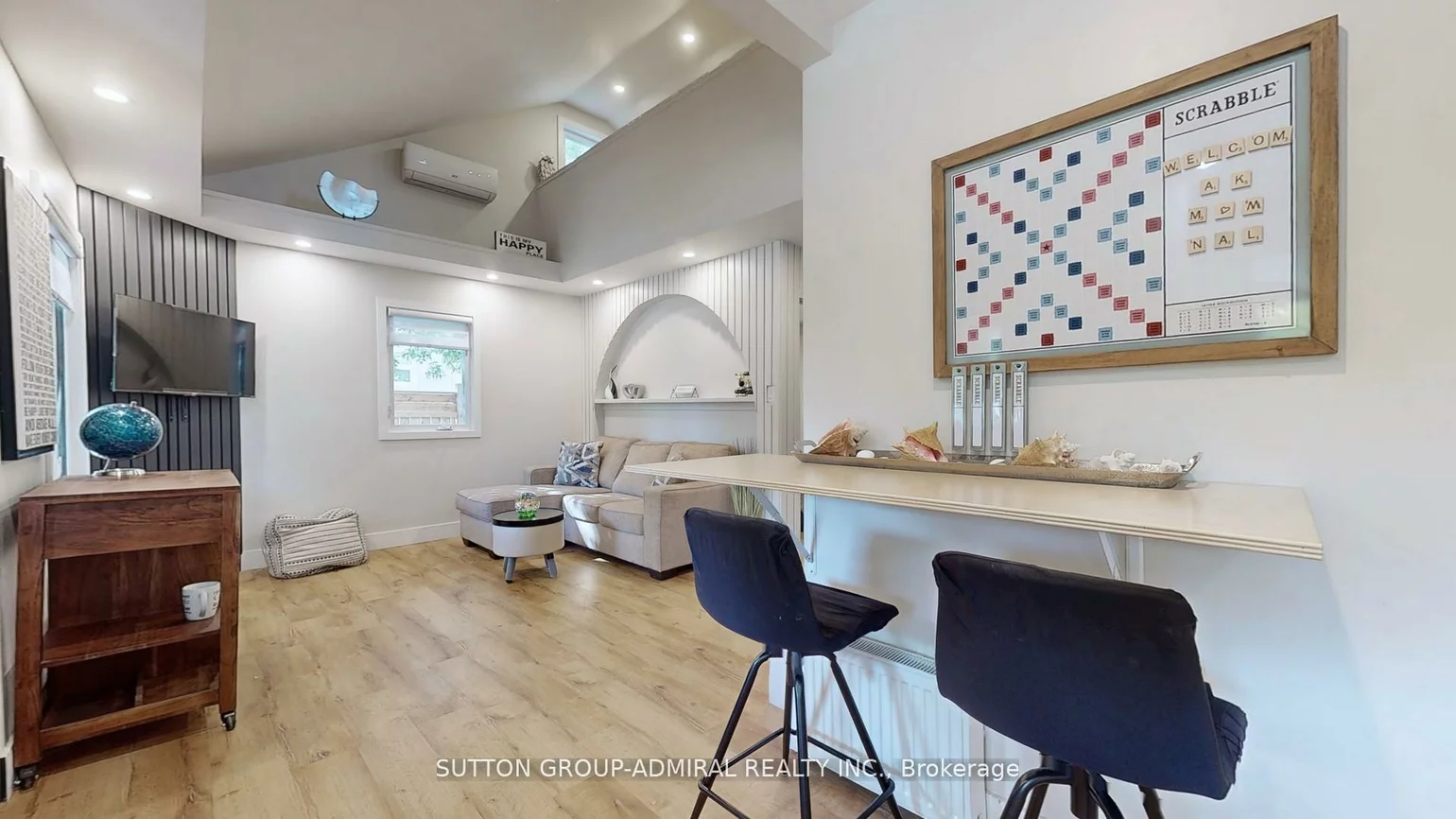 242, Muriel, Central Newmarket, Newmarket