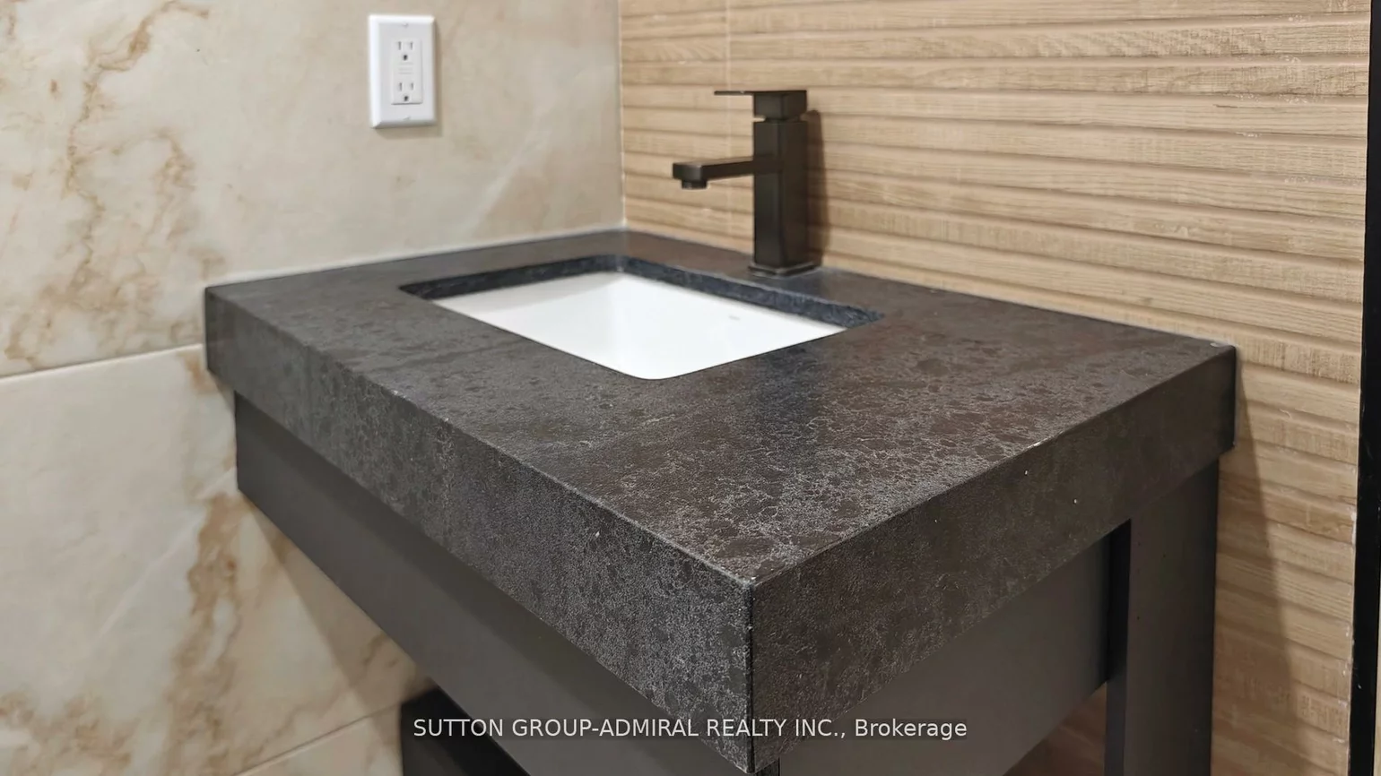 242, Muriel, Central Newmarket, Newmarket