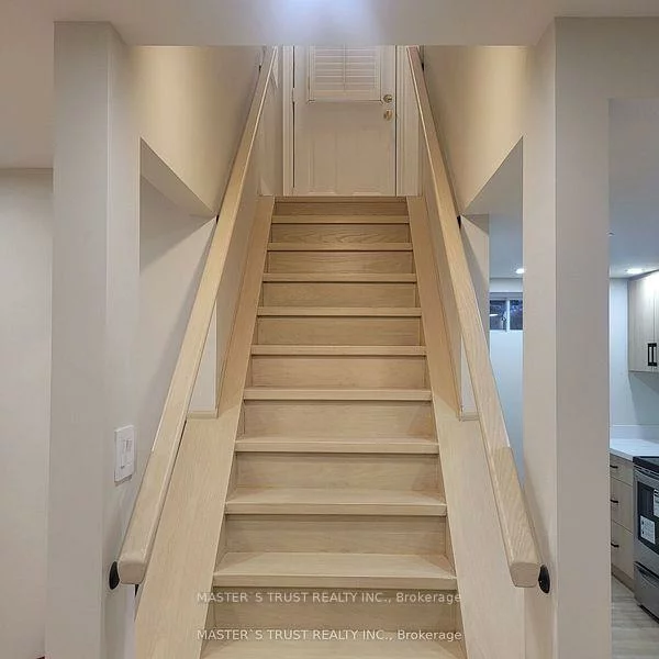 657, Chaleur, Stonehaven-Wyndham, Newmarket