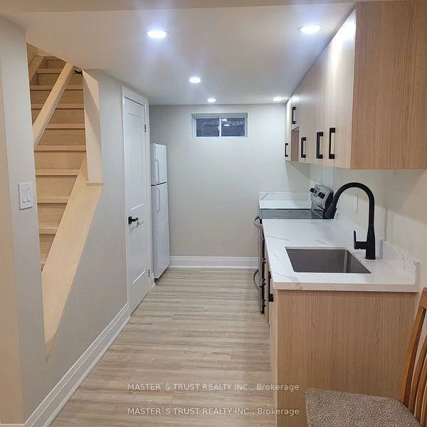 657, Chaleur, Stonehaven-Wyndham, Newmarket