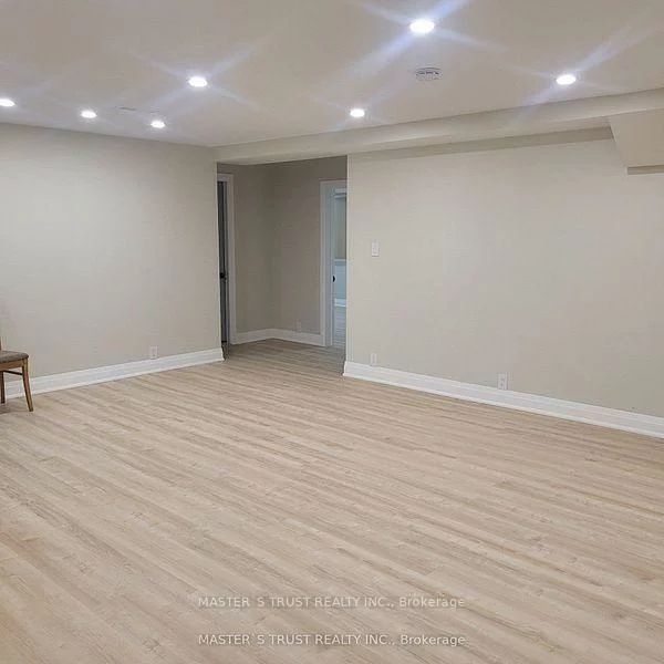 657, Chaleur, Stonehaven-Wyndham, Newmarket