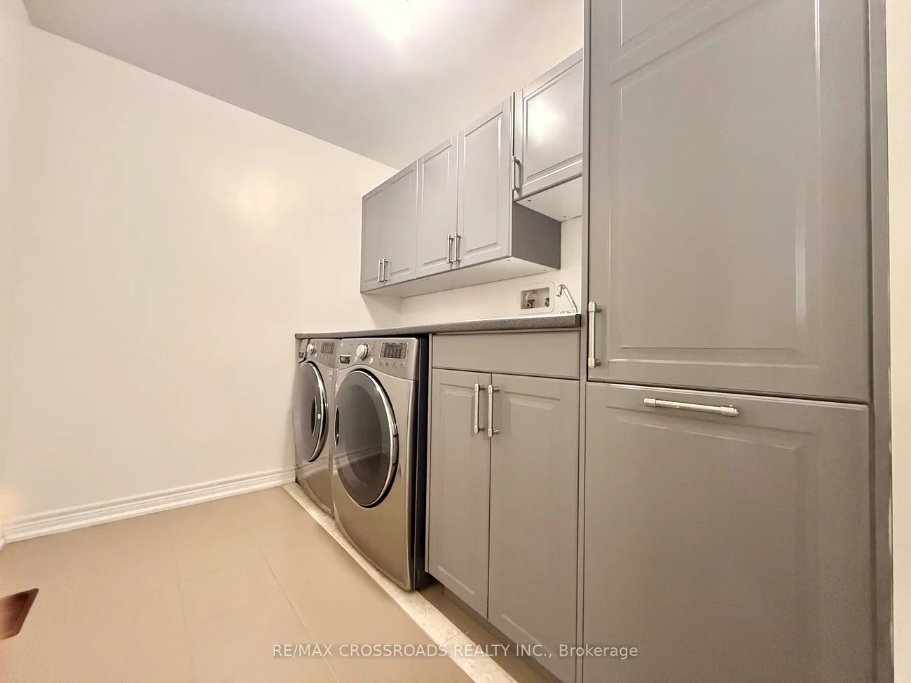 205, Laker, Woodland Hill, Newmarket