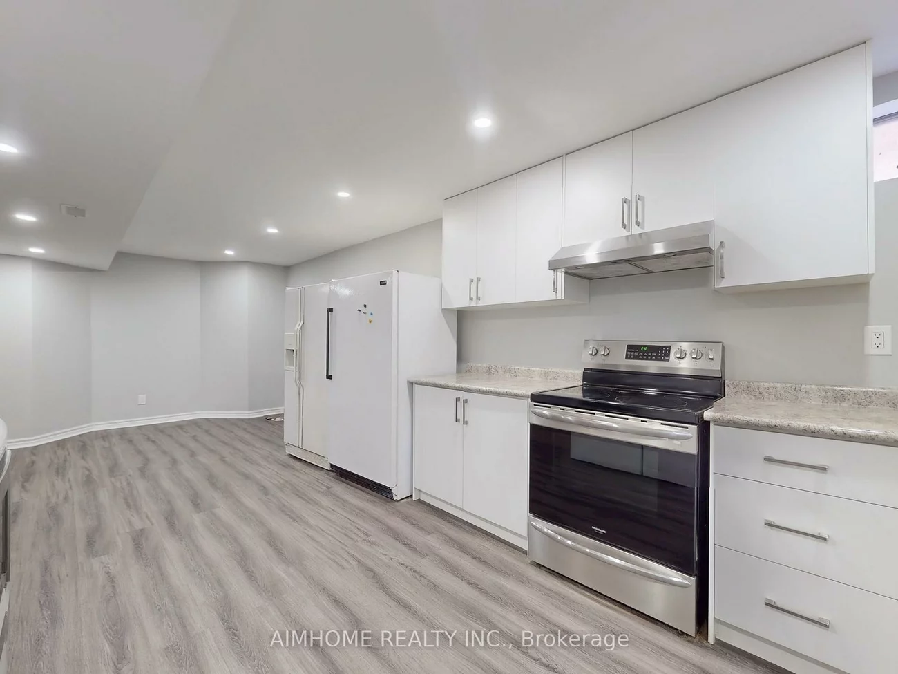 207, Kensit, Armitage, Newmarket