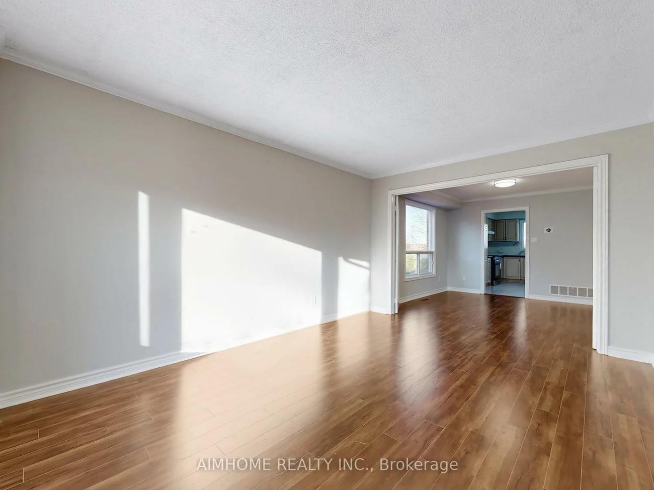 207, Kensit, Armitage, Newmarket