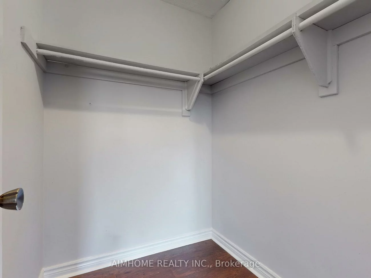 207, Kensit, Armitage, Newmarket