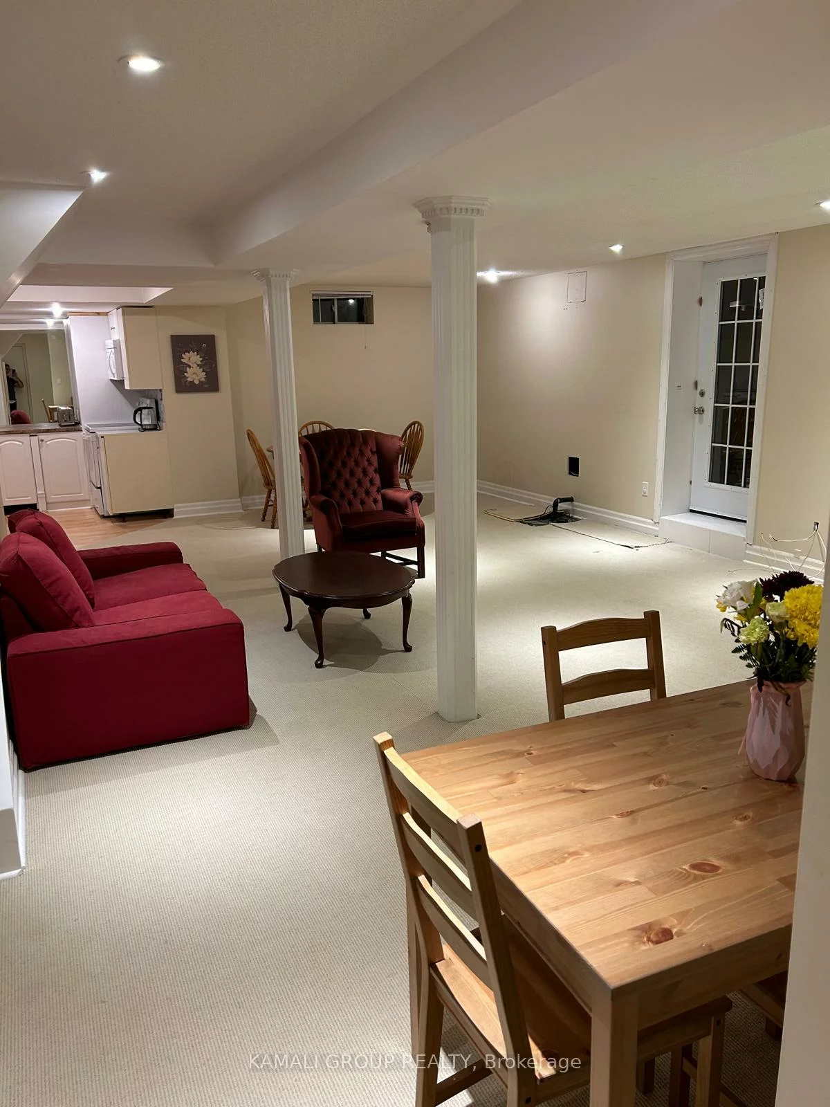 271, Rhodes, Glenway Estates, Newmarket