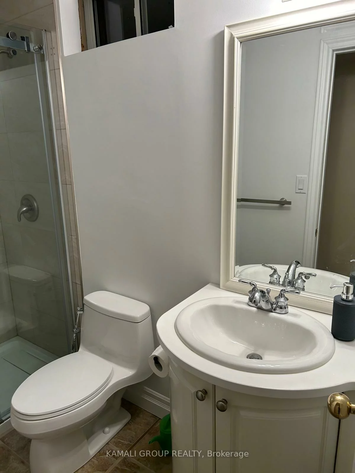 271, Rhodes, Glenway Estates, Newmarket