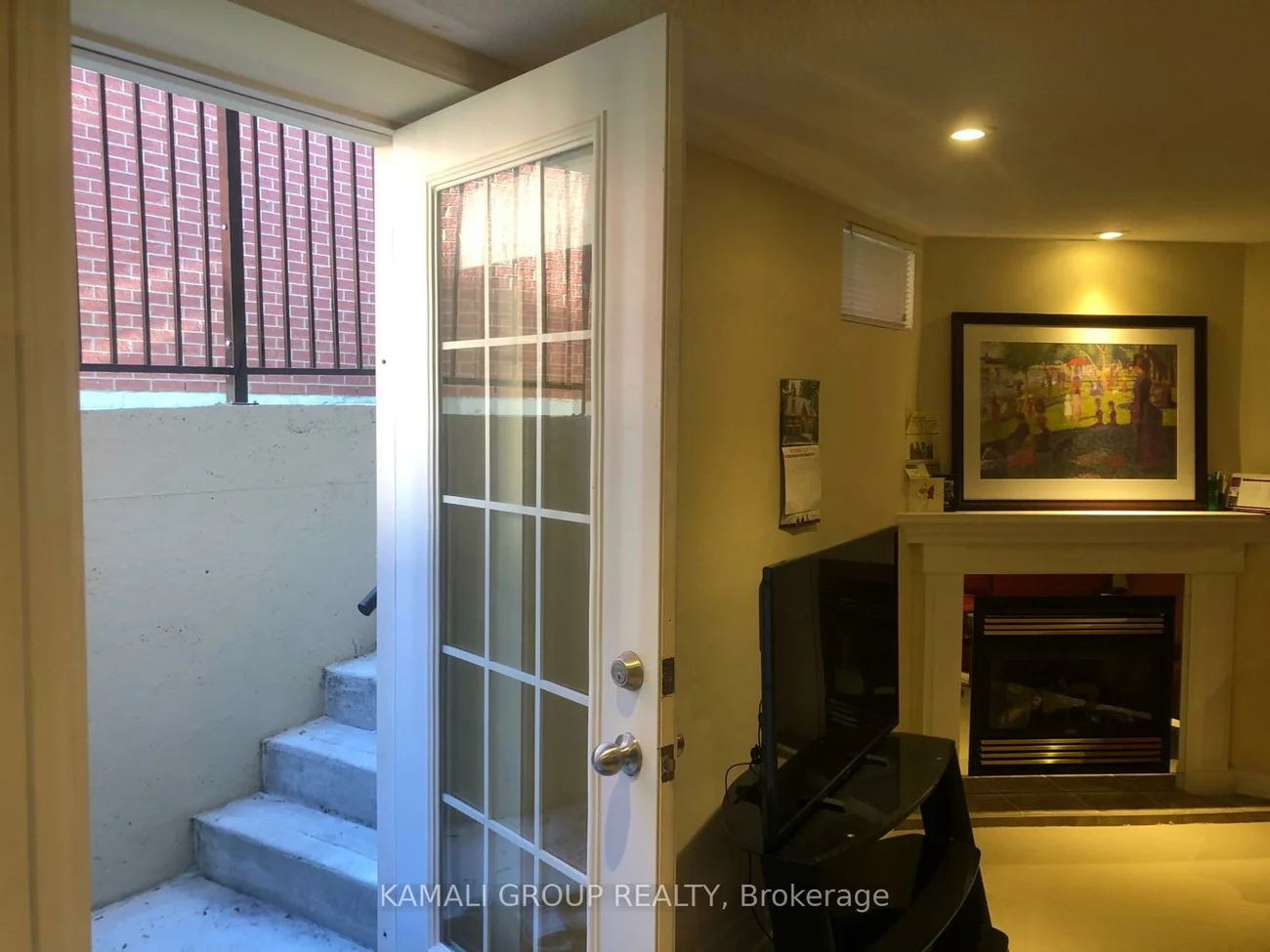 271, Rhodes, Glenway Estates, Newmarket