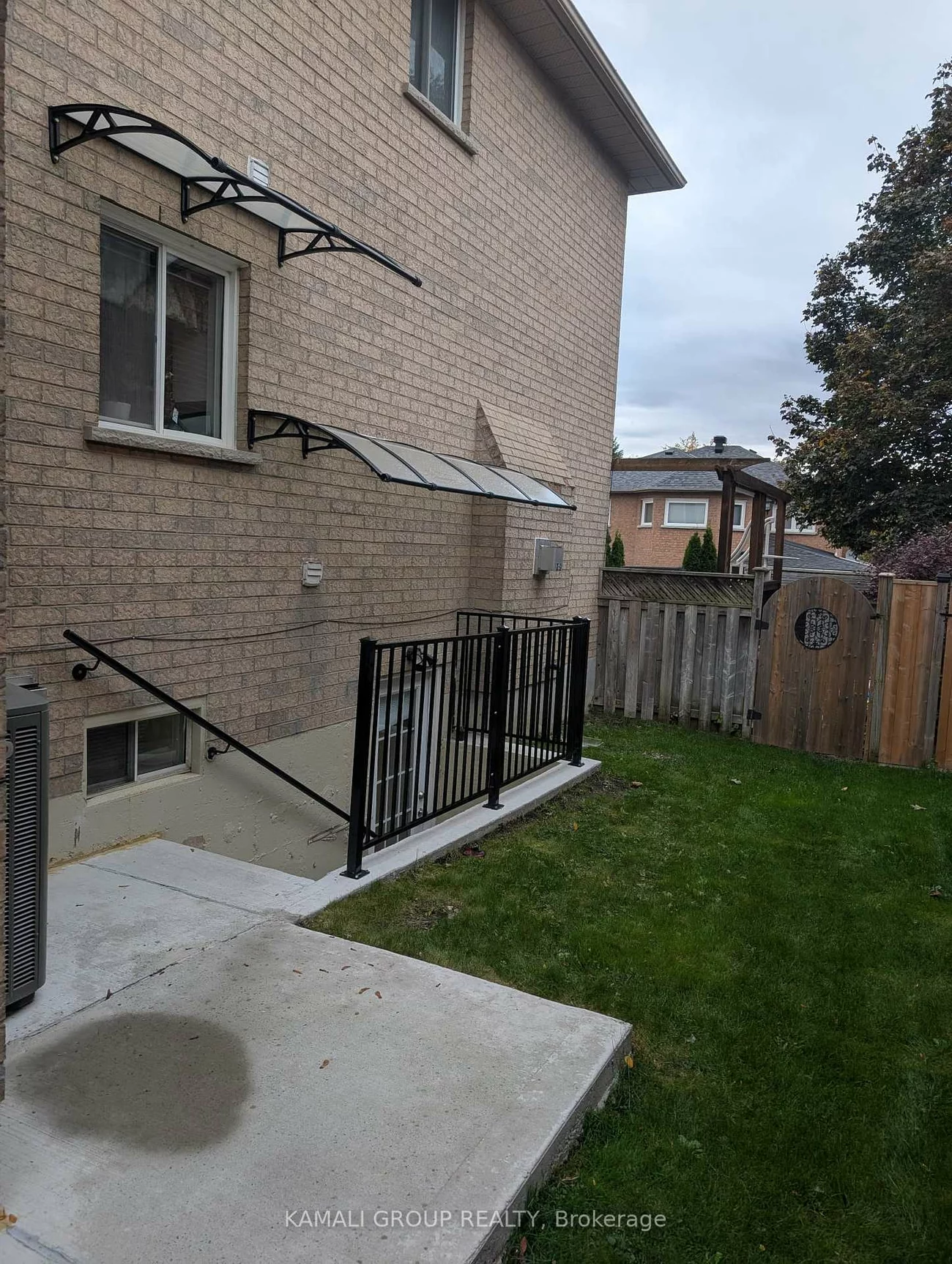 271, Rhodes, Glenway Estates, Newmarket