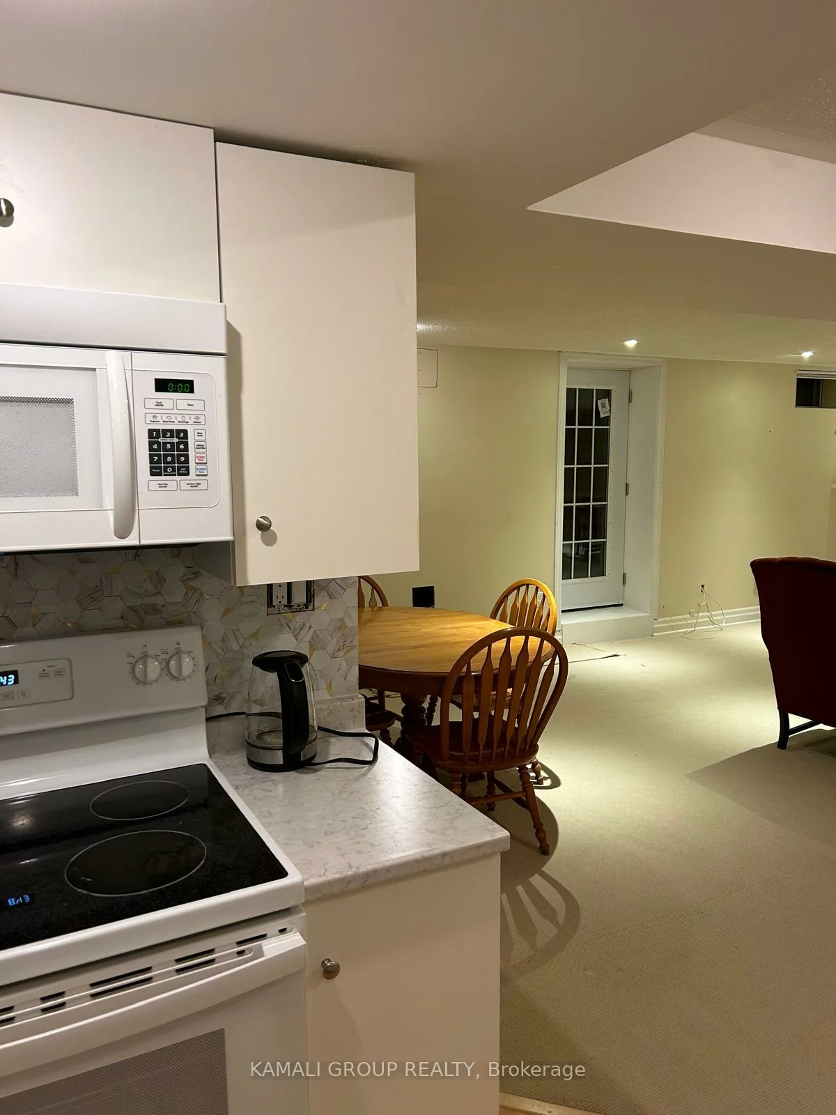 271, Rhodes, Glenway Estates, Newmarket