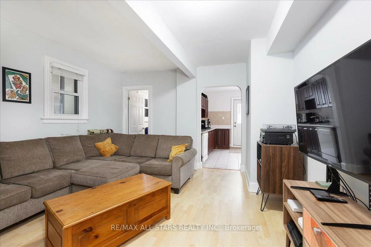 387, Ontario, Central Newmarket, Newmarket