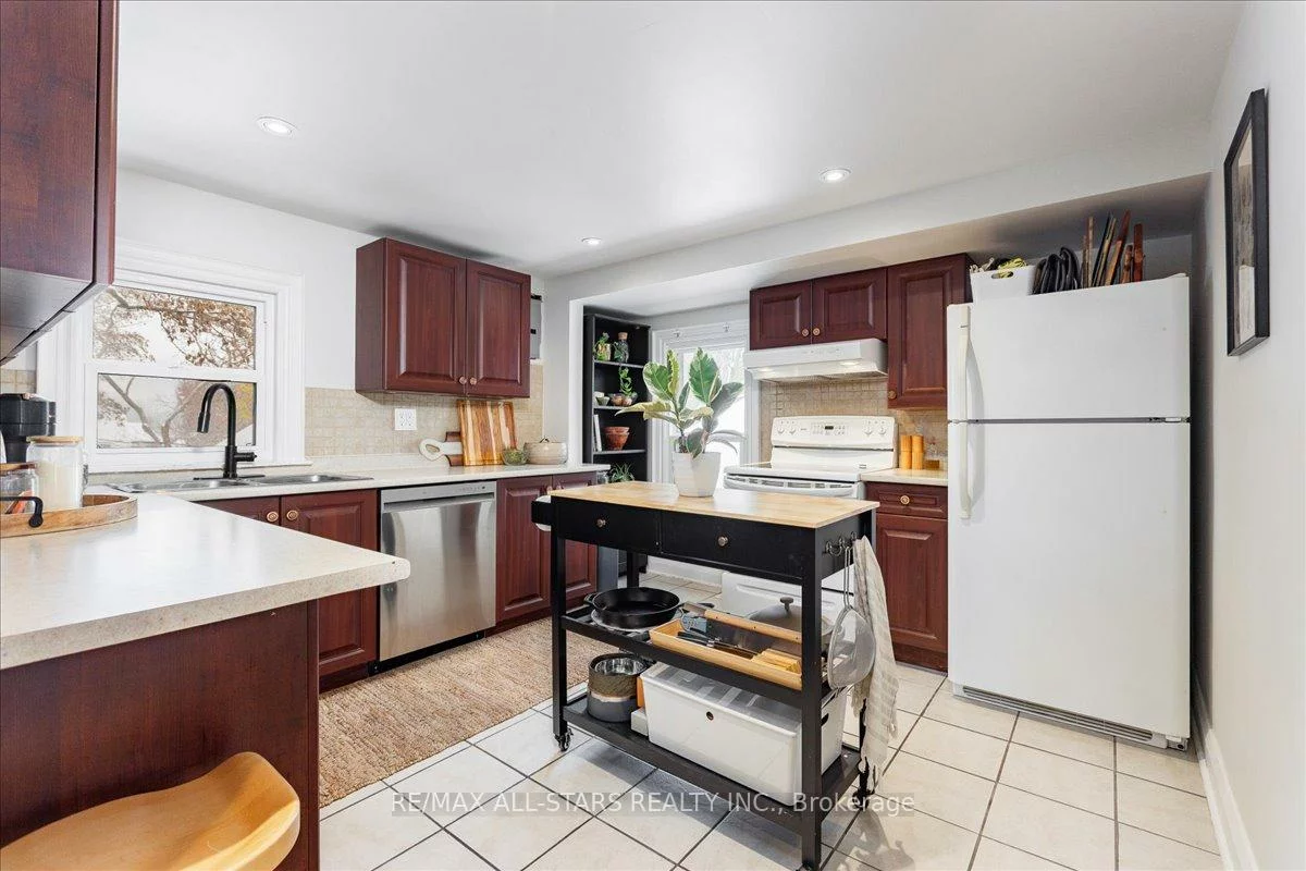 387, Ontario, Central Newmarket, Newmarket