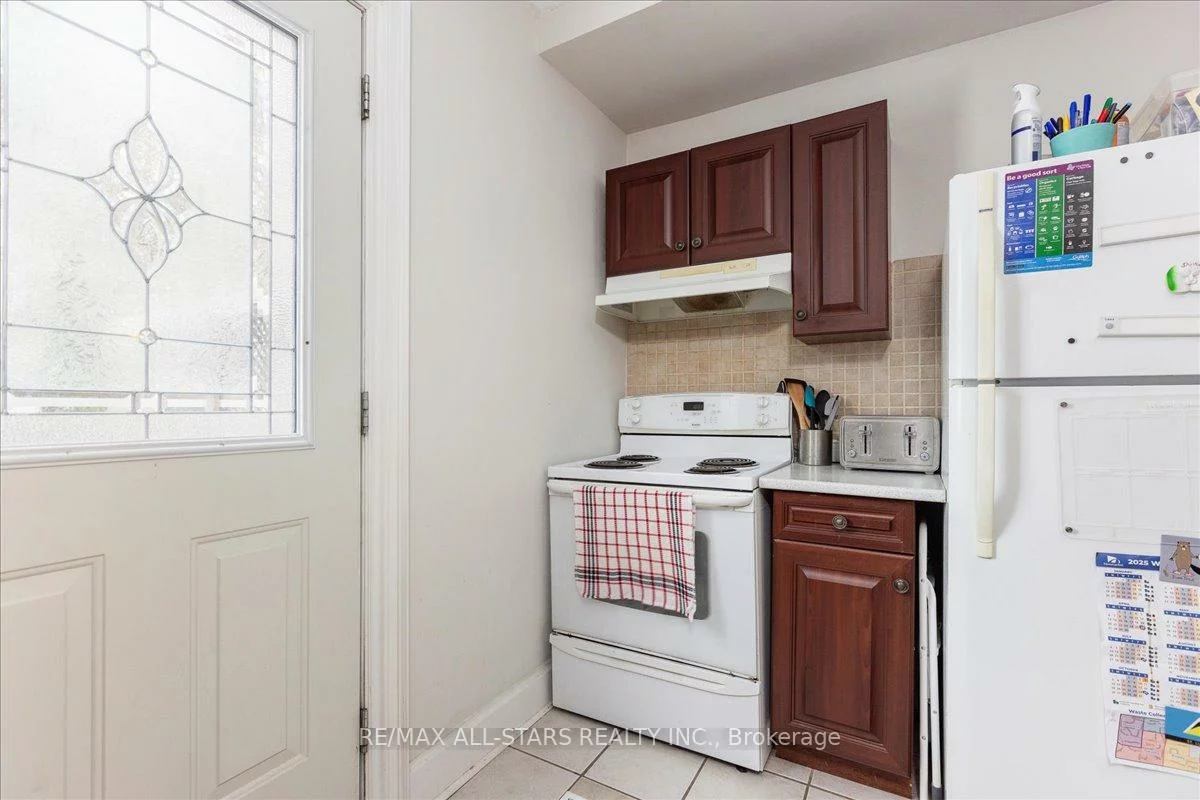 387, Ontario, Central Newmarket, Newmarket