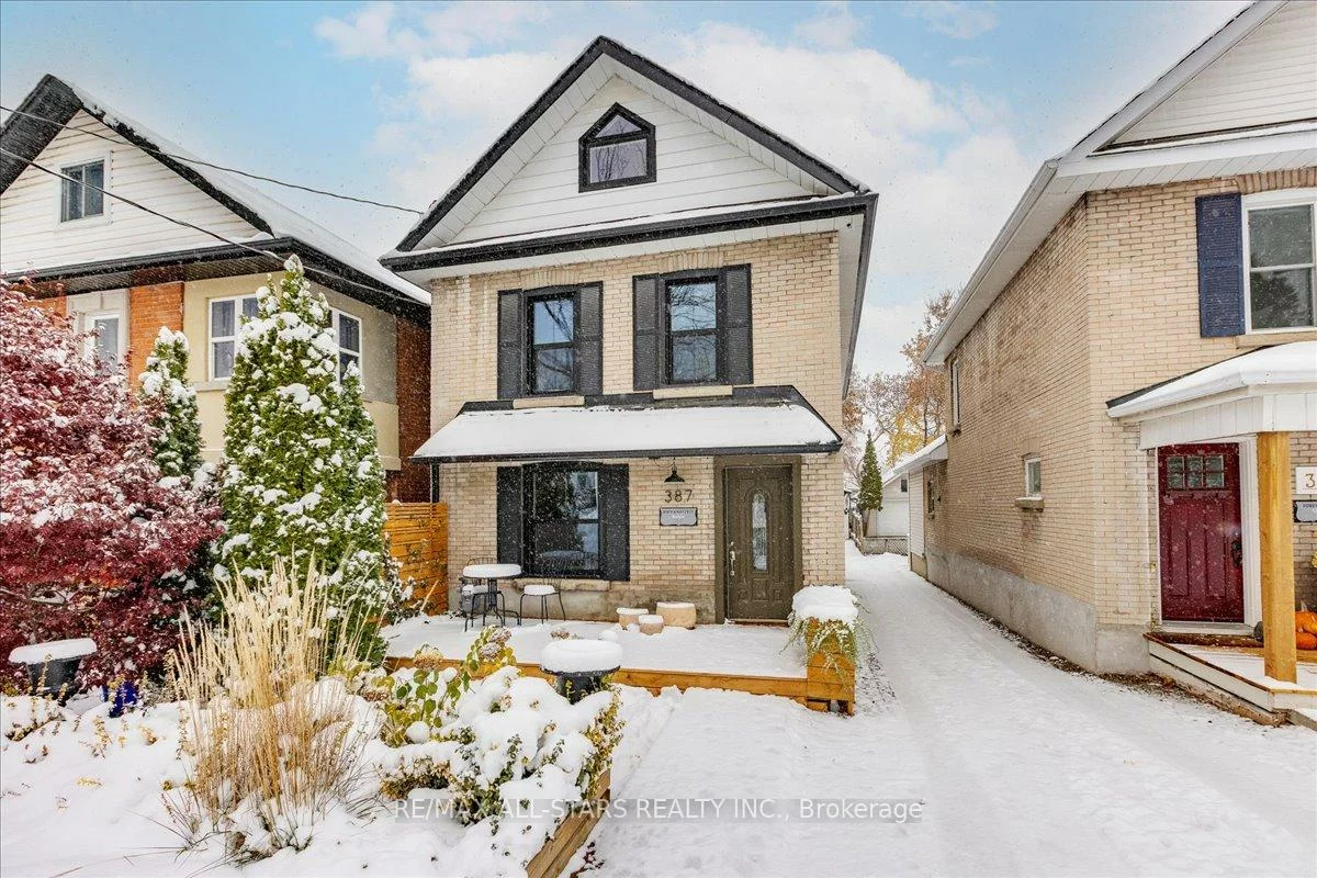 387, Ontario, Central Newmarket, Newmarket