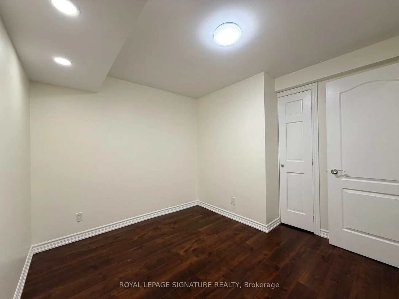 331, Spruce Grove, Woodland Hill, Newmarket