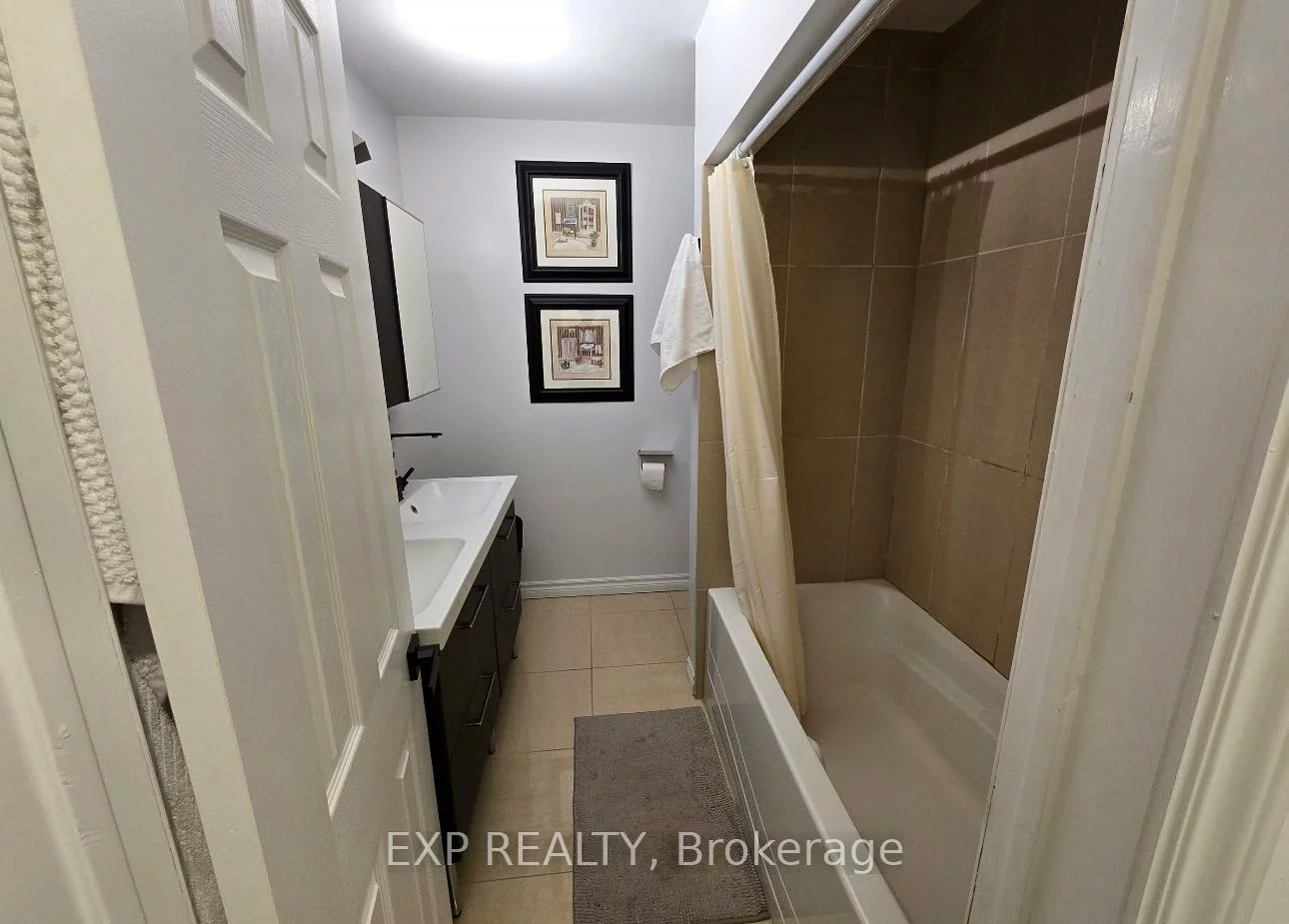 256, Silverbirch, Bristol-London, Newmarket