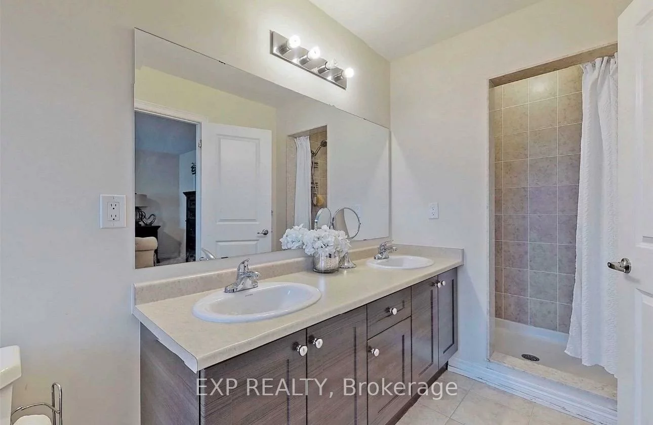 625, Sweetwater, Glenway Estates, Newmarket