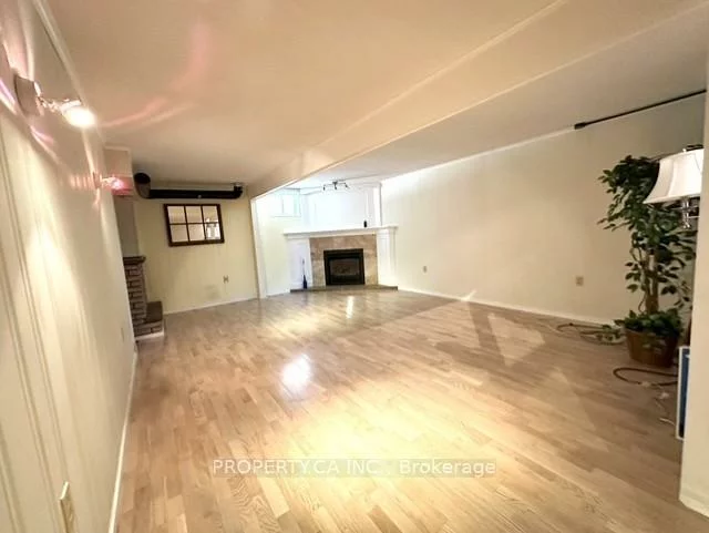 139, Carlson, Gorham-College Manor, Newmarket