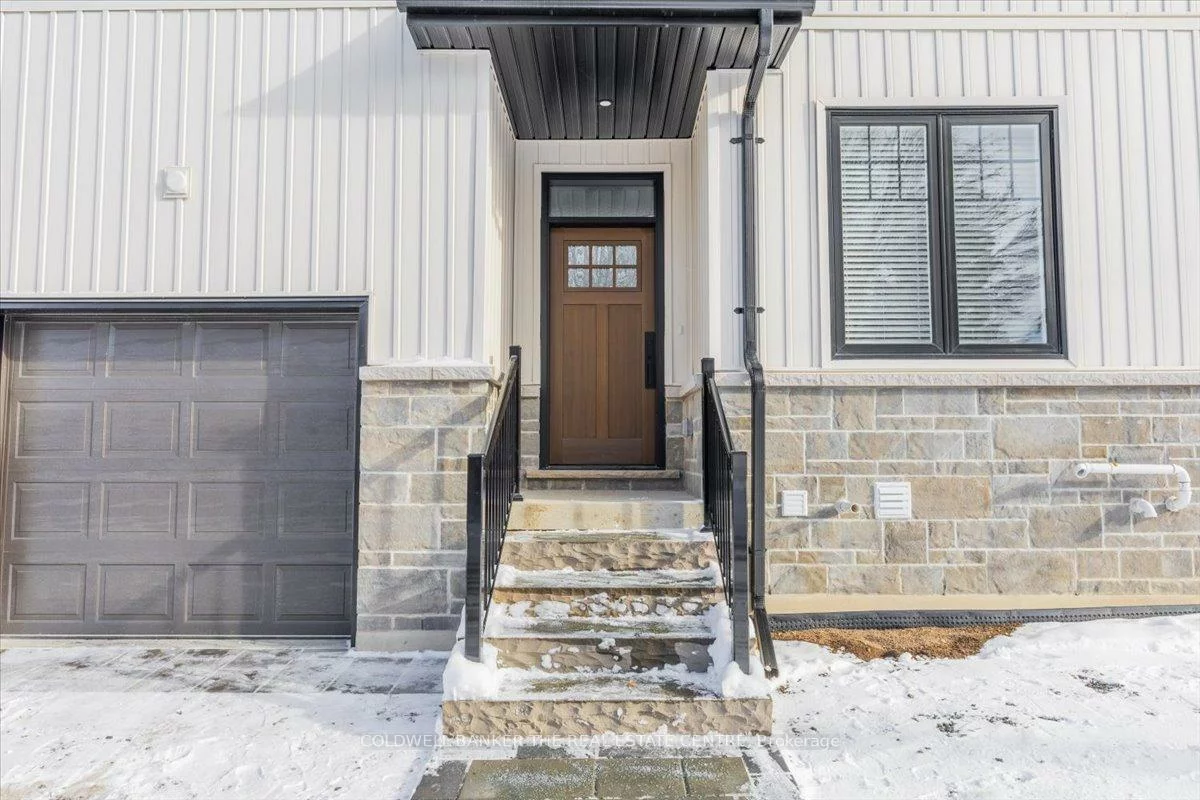 361, Queen, Central Newmarket, Newmarket