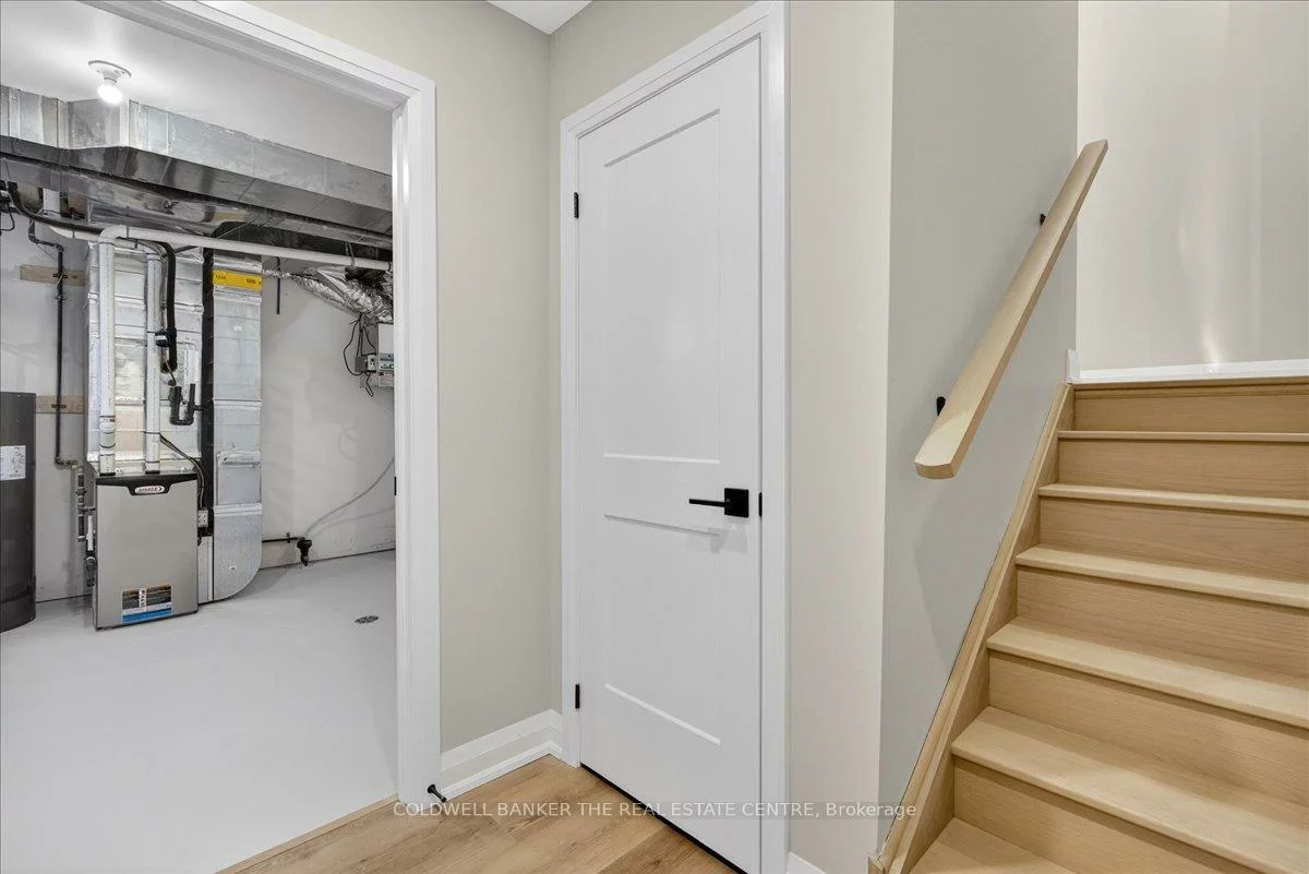 361, Queen, Central Newmarket, Newmarket