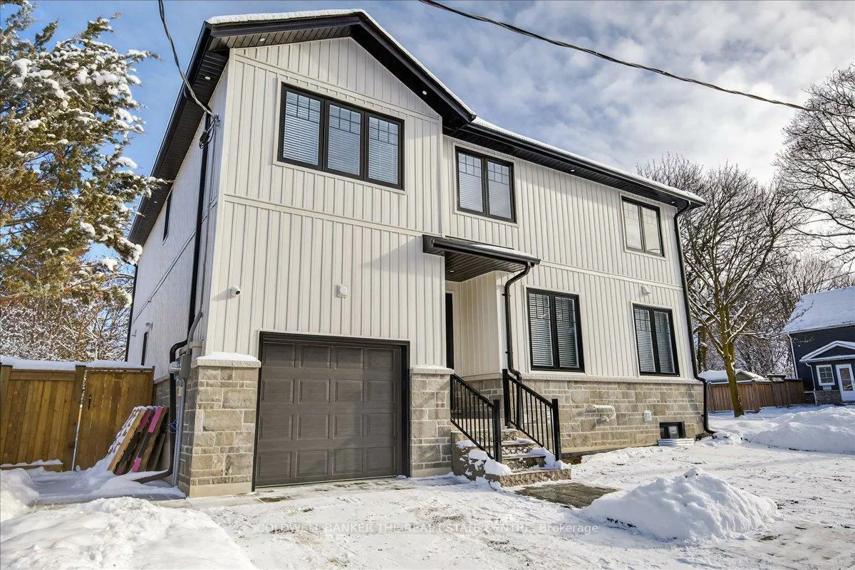 361, Queen, Central Newmarket, Newmarket