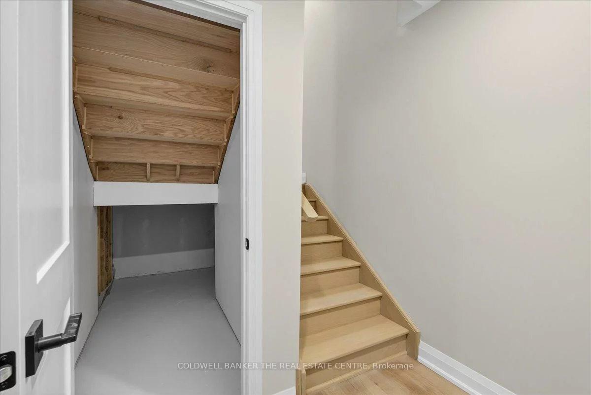 361, Queen, Central Newmarket, Newmarket