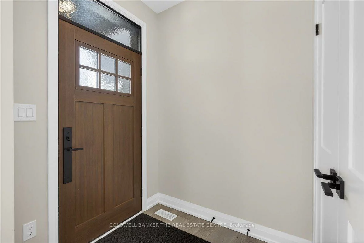 361, Queen, Central Newmarket, Newmarket