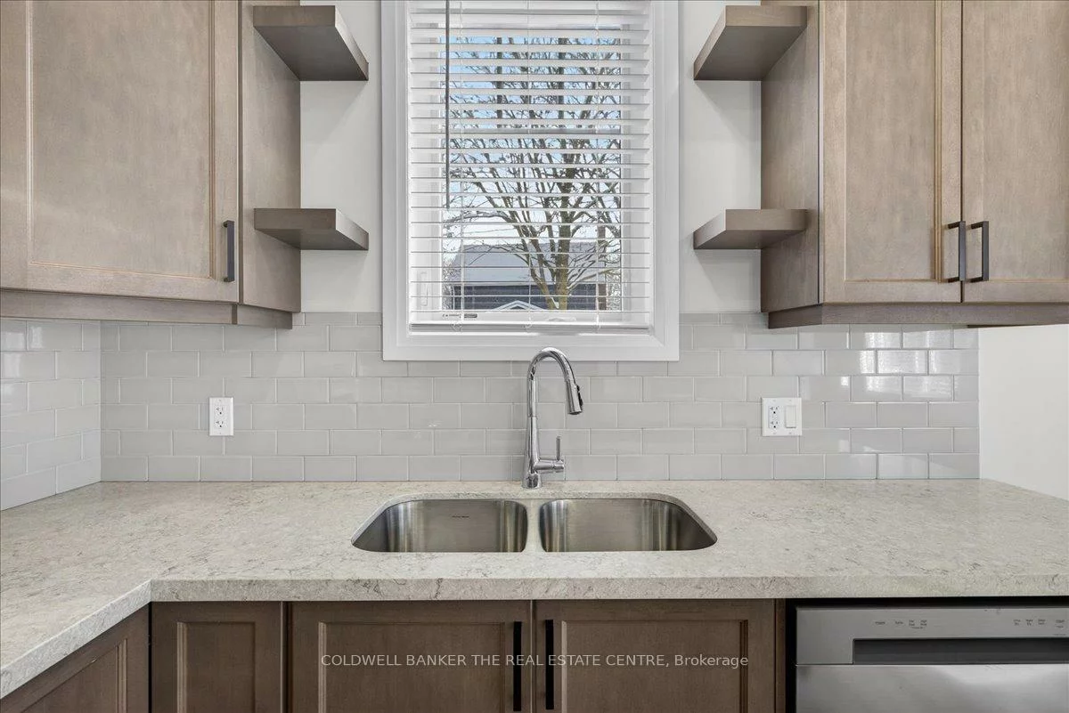 361, Queen, Central Newmarket, Newmarket