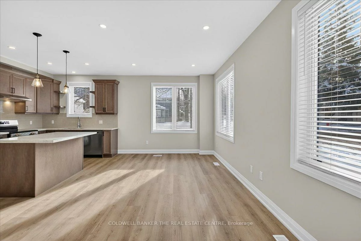 361, Queen, Central Newmarket, Newmarket