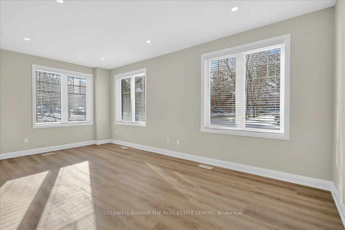 361, Queen, Central Newmarket, Newmarket