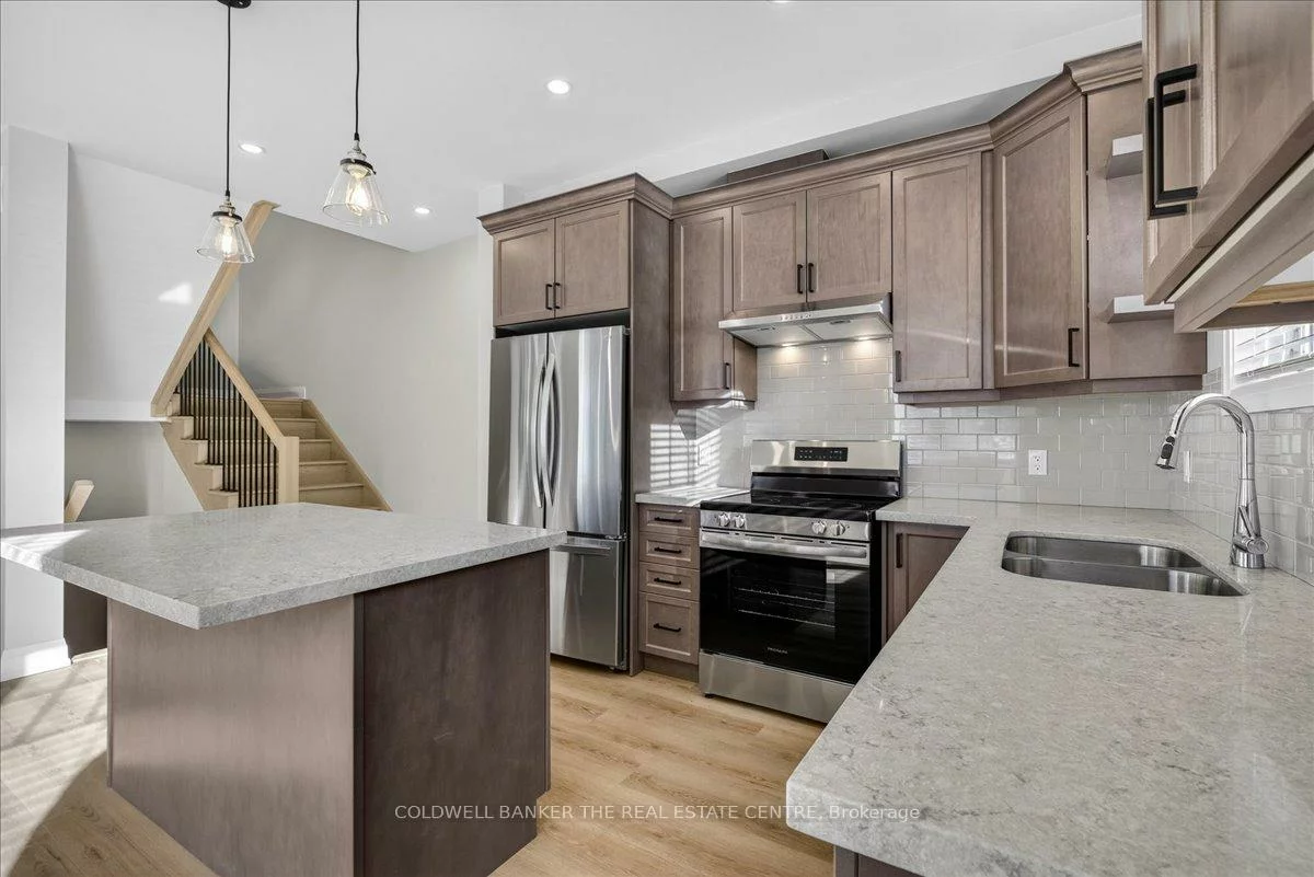 361, Queen, Central Newmarket, Newmarket