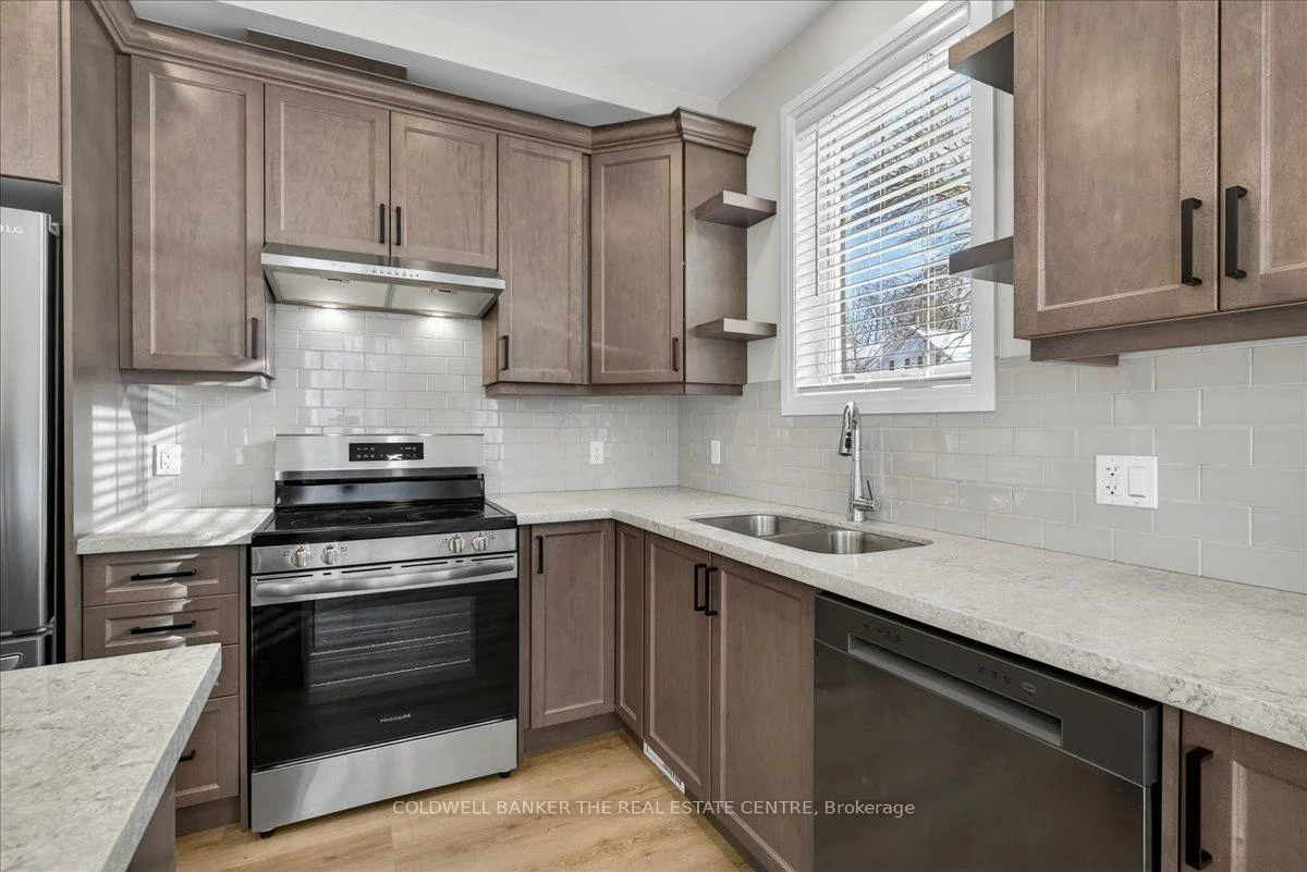 361, Queen, Central Newmarket, Newmarket